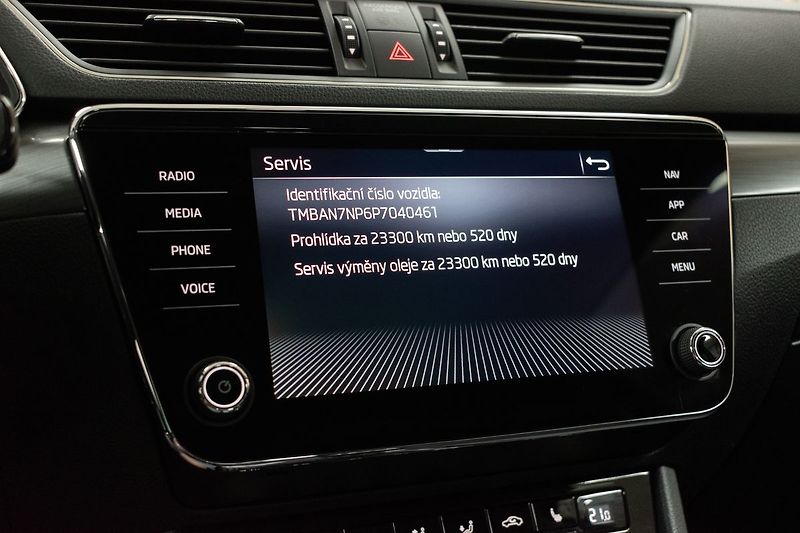 Škoda Superb 1.5 TSI STYLE*VIRTUAL*ČR 1.MAJ - fotka 34 z 43