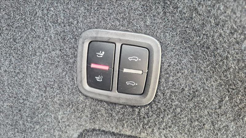 Porsche Cayenne 3,0 E-Hybrid 250Kw DPH coupe - fotka 26 z 29