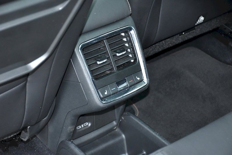 Škoda Enyaq (2022) 80 150Kw Desing paket Suite - fotka 25 z 34