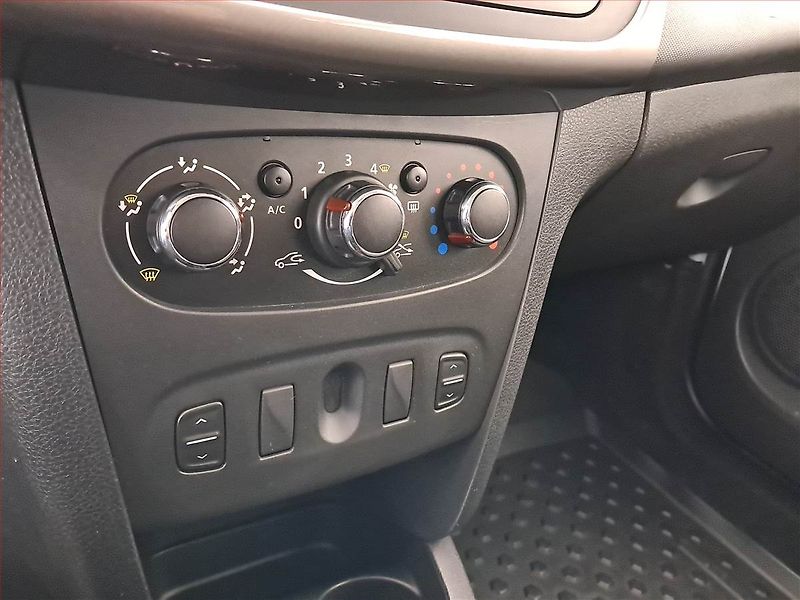 Dacia Logan (2016) 1.2 16V - fotka 16 z 16