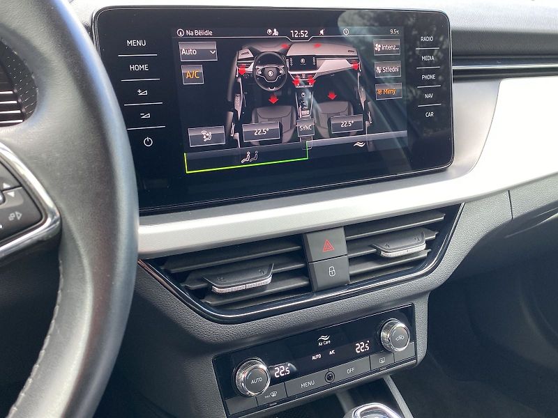 Škoda Scala (2023) 1.0 TSI DSG Ambition - fotka 17 z 31