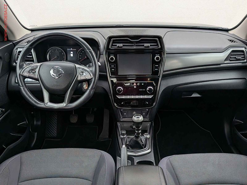 SsangYong Tivoli (2023) 1.5T, ČR, AC, tempo, kamera - fotka 8 z 15
