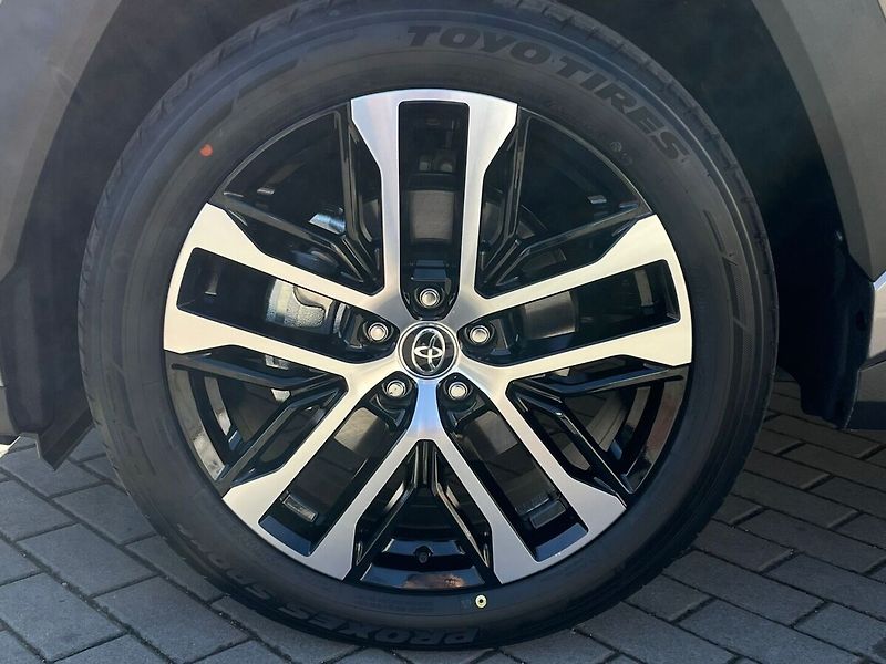 Toyota RAV4 4x4 PHEV Executive Na IČO - fotka 18 z 19