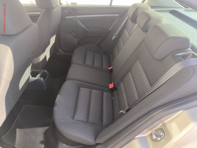 Škoda Octavia (2013) 1.6 TDI, 2.maj,ČR, Active - fotka 10 z 15