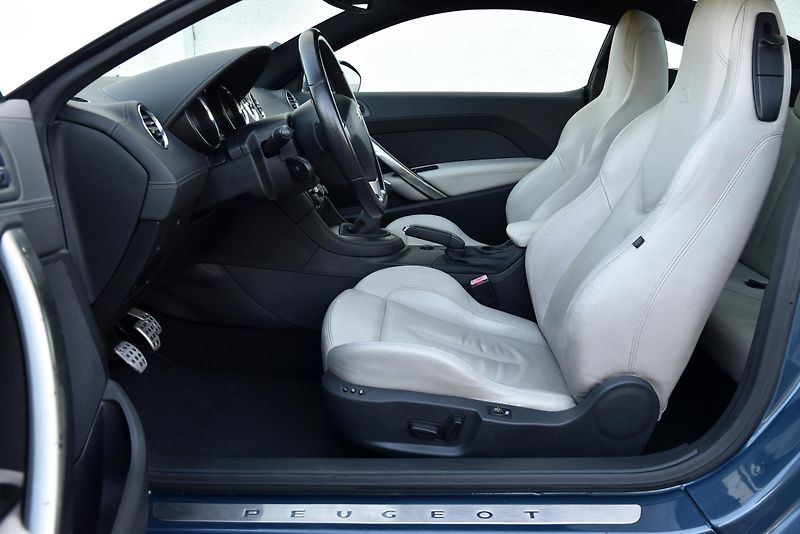 Peugeot RCZ 1.6 T,KŮŽE,VÝHŘEV,TEMP,DKLIMA - fotka 7 z 39