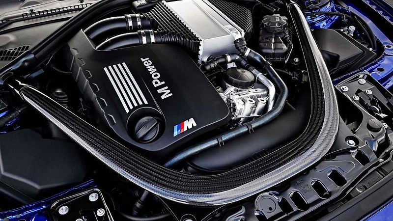 BMW M4 CS