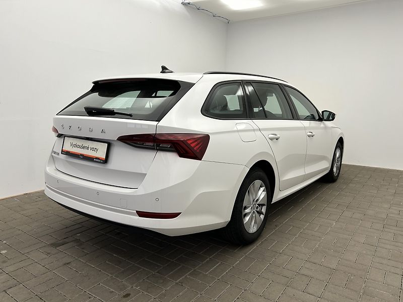Škoda Octavia 1.5 TSI Ambition - fotka 2 z 26