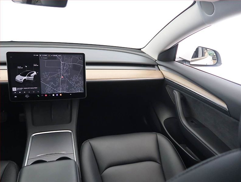 Tesla Model 3 (2023) Standard Range 60kWh, SoH 95% - fotka 8 z 33