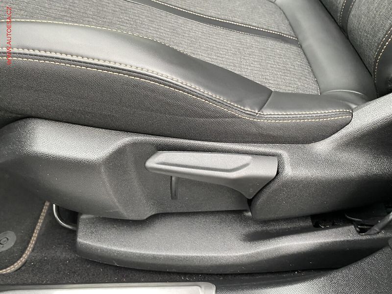 Peugeot 5008 (2018) 1.5 HDi, GT Line - fotka 14 z 18