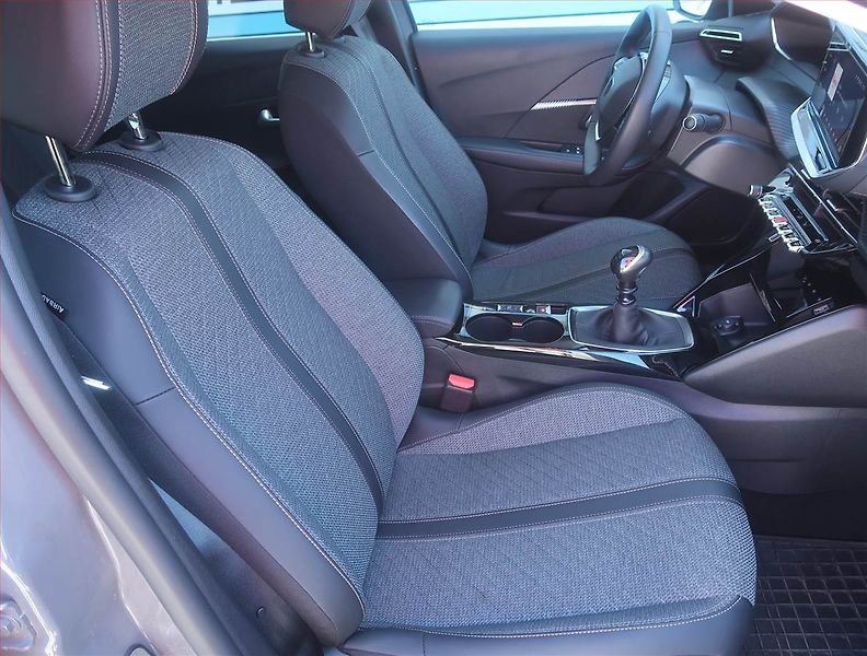 Peugeot 208 (2024) 1.2 PureTech, Serv.kniha - fotka 9 z 15