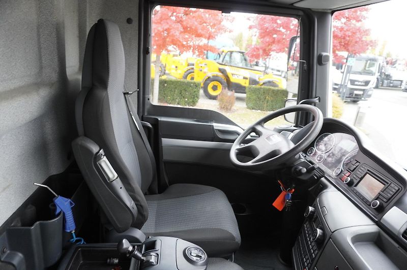 MAN TGM (2015) 26.340 6x2/4 / Magyar fuel tan - fotka 21 z 24