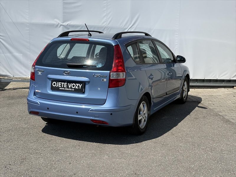 Hyundai i30 1,4 Trikolor - fotka 4 z 11