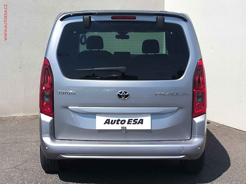 Toyota ProAce City Verso (2022) 1.5D-4D, ČR - fotka 5 z 19