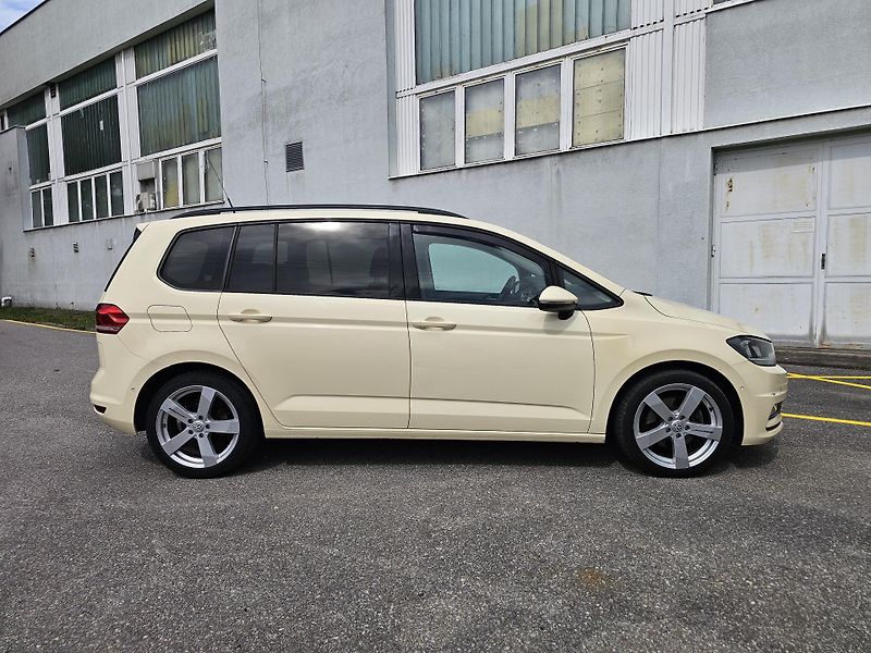 Volkswagen Touran (2017) 2.0TDI DSG - fotka 5 z 19