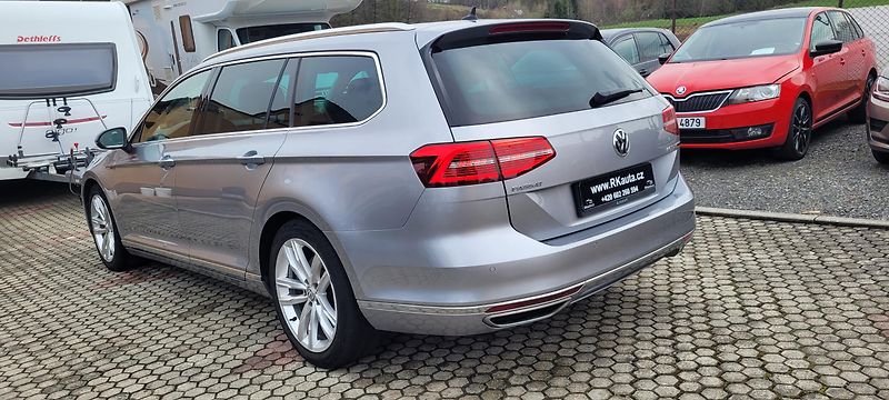Volkswagen Passat (2017) Variant 2,0TDi 176kW DSG 4×4 - fotka 6 z 60