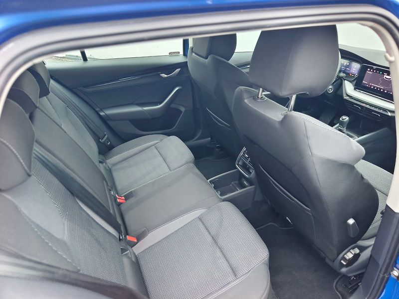 Škoda Octavia (2024) OCT.COMBI SELECTION 2,0 TDI 85 - fotka 14 z 36