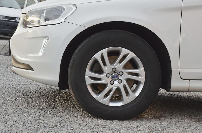 Volvo XC60 (2017) // REZERVOVÁNO //  - fotka 8 z 38