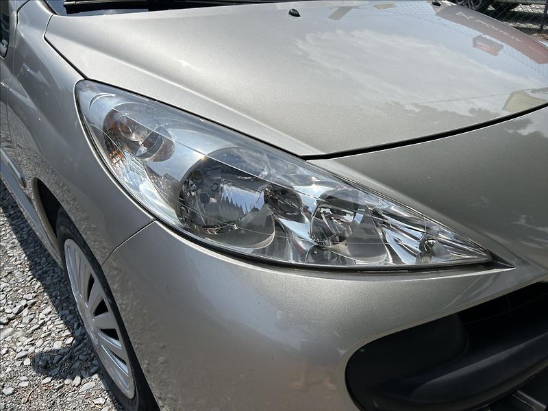 Peugeot 207 1,4 i  Klima,ISOFIX,CentrálDO - fotka 36 z 42