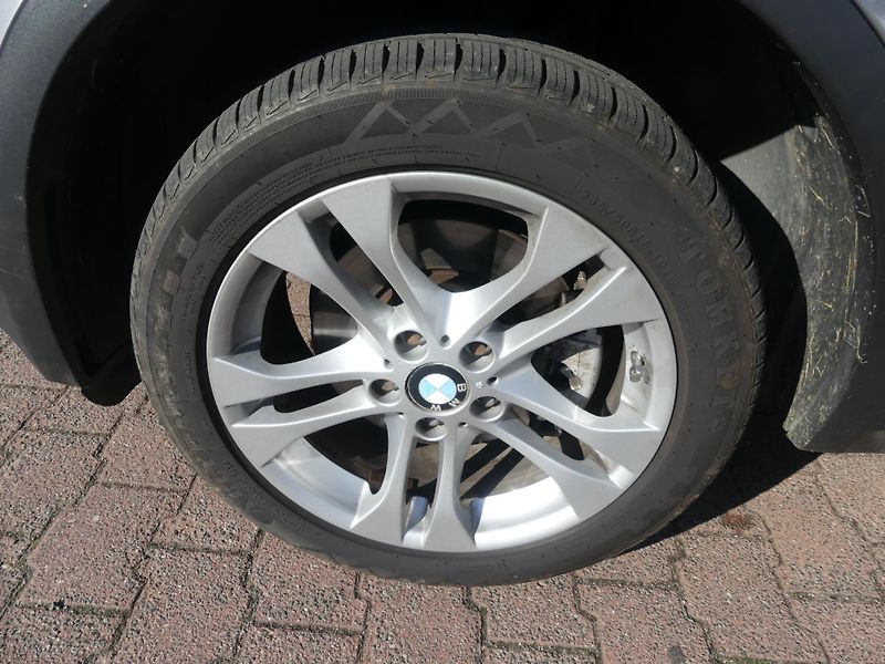 BMW X3 (2008) 2,0 d X-drive - fotka 20 z 20
