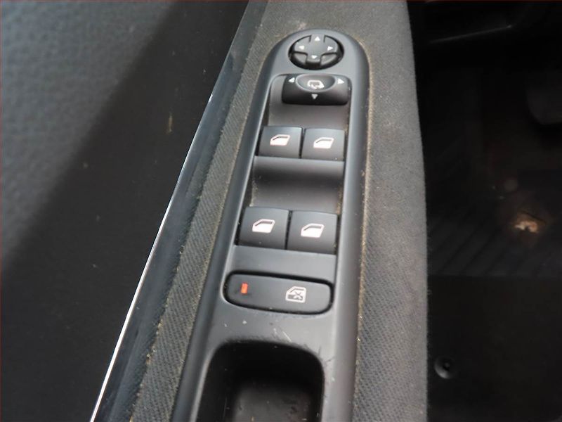 Peugeot 5008 (2015) 1.6 BlueHDi, Navi, Tempomat - fotka 15 z 15
