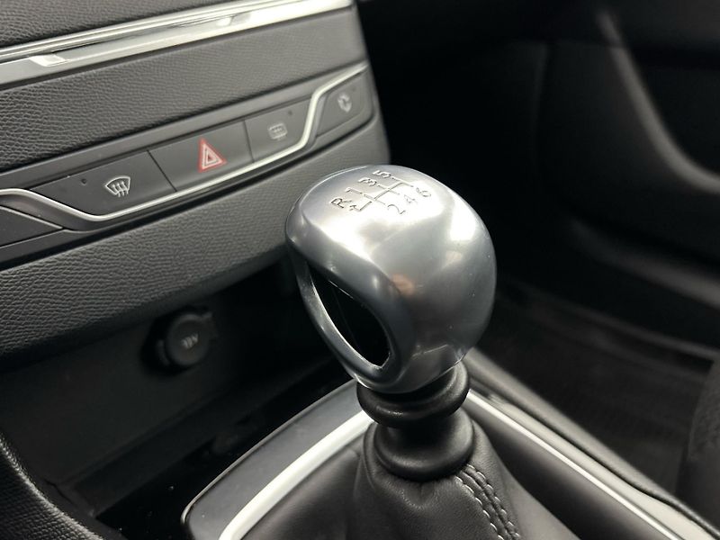 Peugeot 308 Kombi 308 - fotka 20 z 27