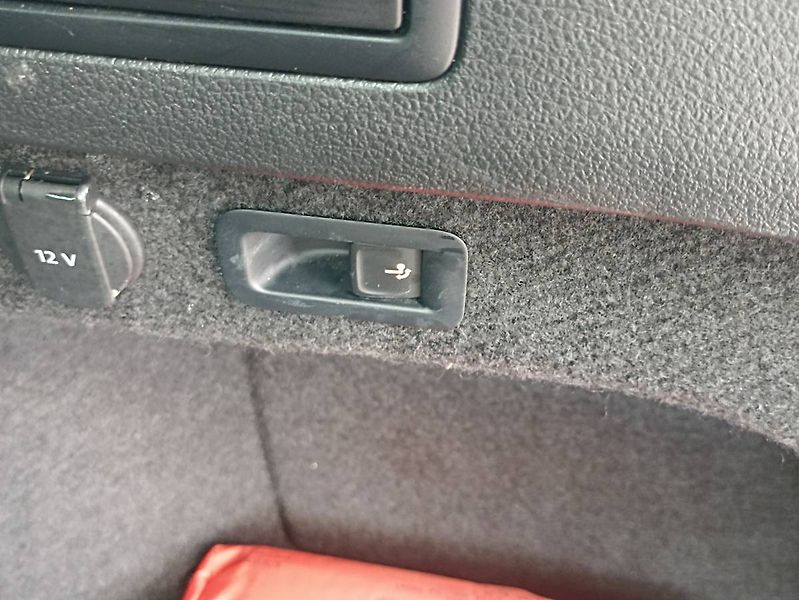 Volkswagen Passat (2023) 2.0 TDI 4x4 147kW Webasto Tažn - fotka 10 z 35