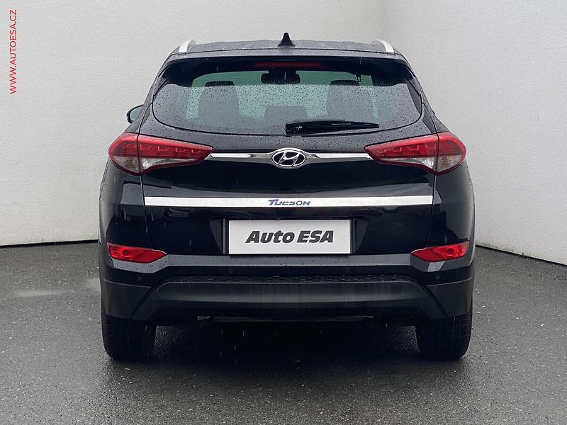 Hyundai Tucson (2015) 1.6 GDi, Navi, kamera, +kola - fotka 5 z 18