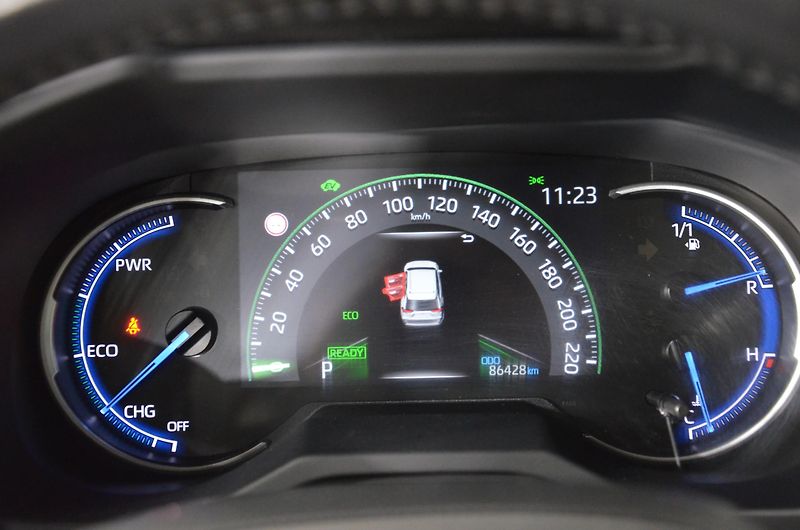 Toyota RAV4 (2022) 2.5 Hybrid Comfort 4WD e-CVT - fotka 13 z 19