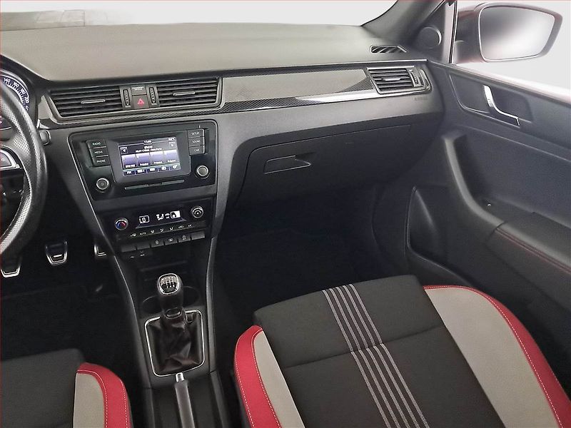 Škoda Rapid (2016) Spaceback 1.2 TSI, ČR,1.maj - fotka 8 z 18