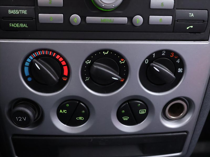 Ford Tourneo Connect 1,8 TDCi 81kW 110 Sport - fotka 16 z 24