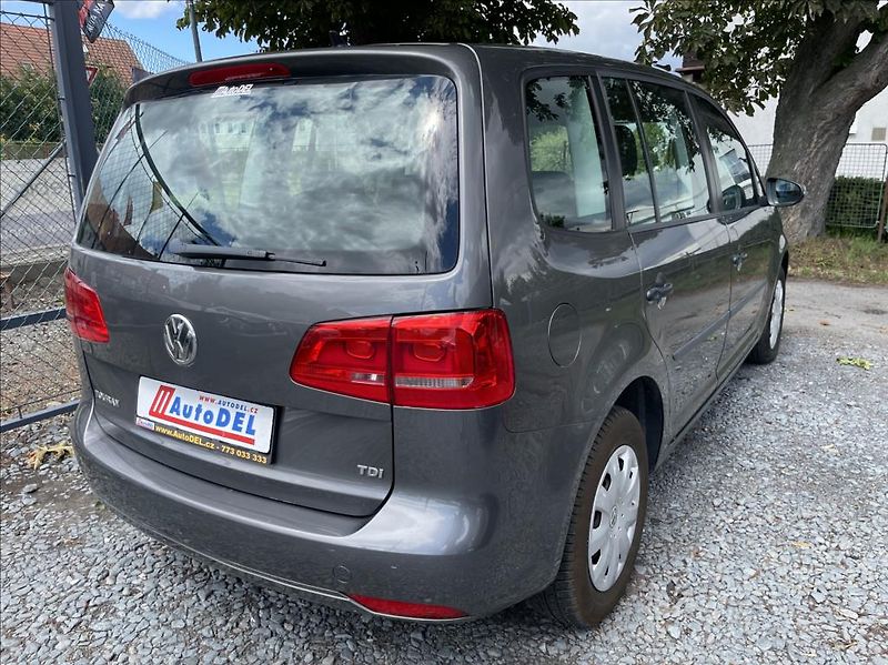 Volkswagen Touran 1,6 TDi  Navigace,Climatronic - fotka 6 z 49