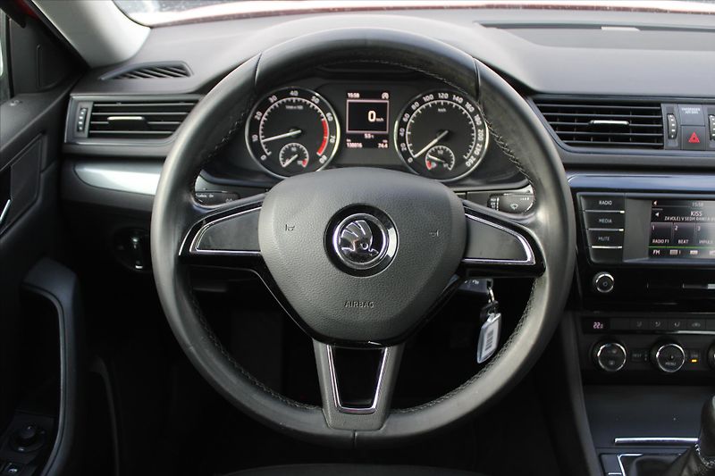 Škoda Superb 1.4 TSI 110kW 1.MAJITEL ČR - fotka 14 z 21