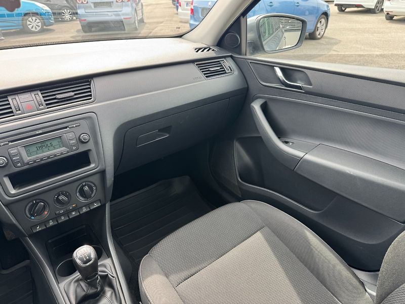 Škoda Rapid (2013) Ambition 1.2 TSI 63kW - fotka 16 z 37