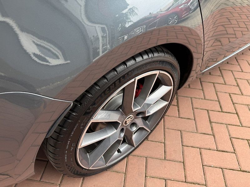 Škoda Octavia (2018) RS 2.0 TDi DSG ACC LED 135kW - fotka 48 z 50