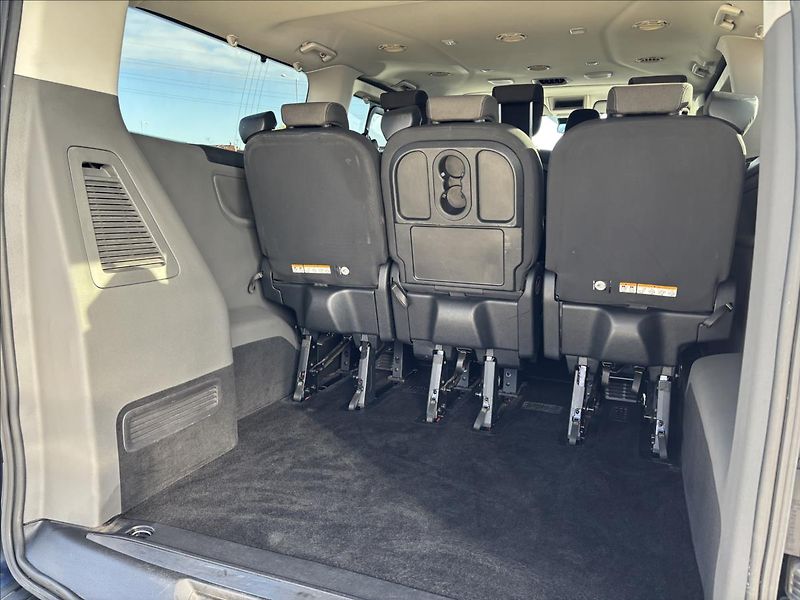 Ford Tourneo Custom 2,0 EcoBlue 136kW Titanium - fotka 11 z 36