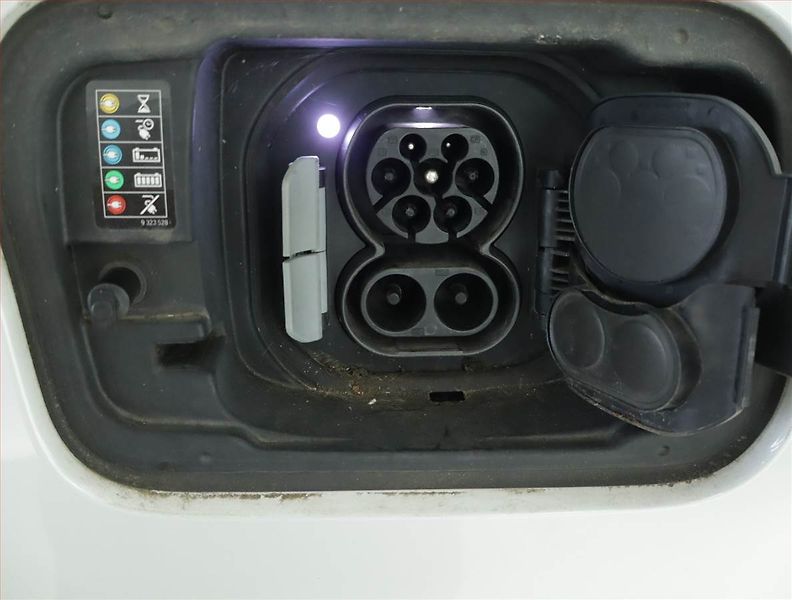 BMW iX3 (2022) 80 kWh, SoH 97% - fotka 21 z 22