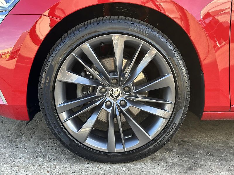 Škoda Superb 1.4TSi iV PHEV DSG 218PS KESSY - fotka 8 z 46