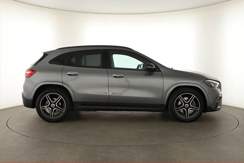 Mercedes-Benz GLA (2025) 200 d 4MATIC - fotka 6 z 19
