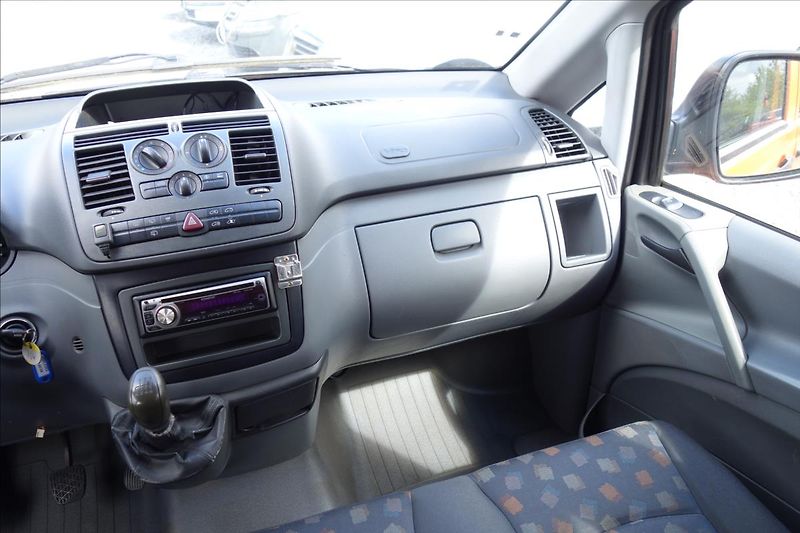 Mercedes-Benz Vito 2,2 CDi 80KW, ČR, 6MÍST,111. - fotka 19 z 27