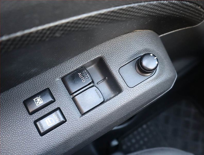 Suzuki Splash (2012) 1.0, Vyhř. sedaček - fotka 14 z 16