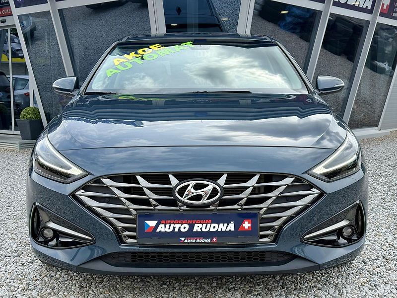 Hyundai i30 1,5 T-GDI DCT Smart Automat ČR - fotka 4 z 40