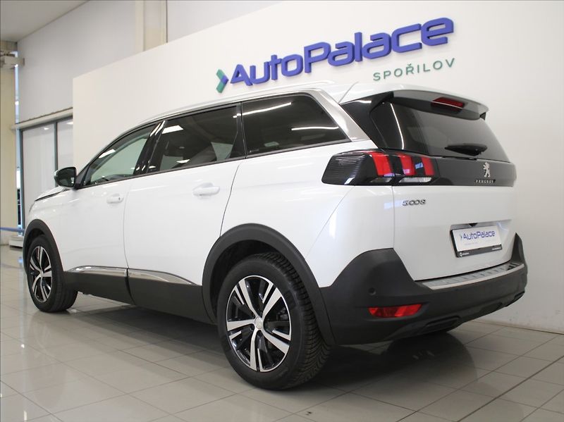 Peugeot 5008 1,5 HDi 96kW AT PANO. Výprodej - fotka 3 z 26