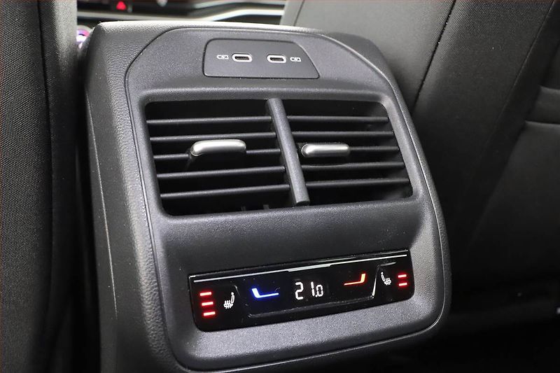 Škoda Superb (2025) 2.0 TDI, SELECTION, KAMERA - fotka 12 z 20
