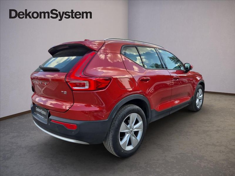 Volvo XC40 1,5 T2 FWD Momentum - fotka 3 z 18