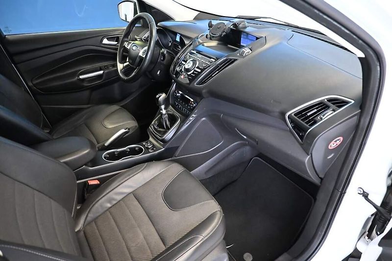 Ford Kuga (2015) 2.0 4x4 TITANIUM TDCi - fotka 10 z 26