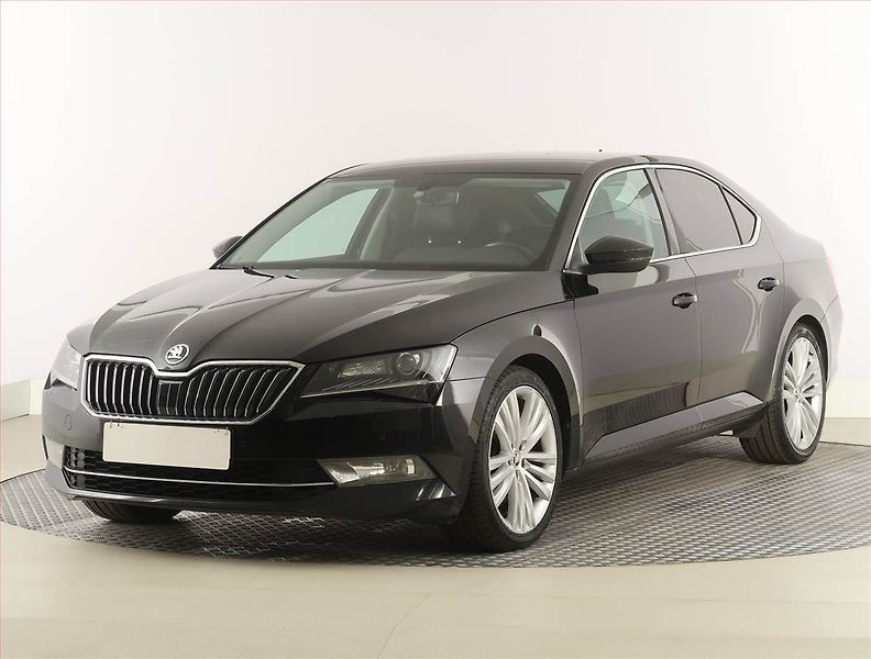 Škoda Superb (2015) Style 2.0 TDI, Automat, Kůže - fotka 2 z 27