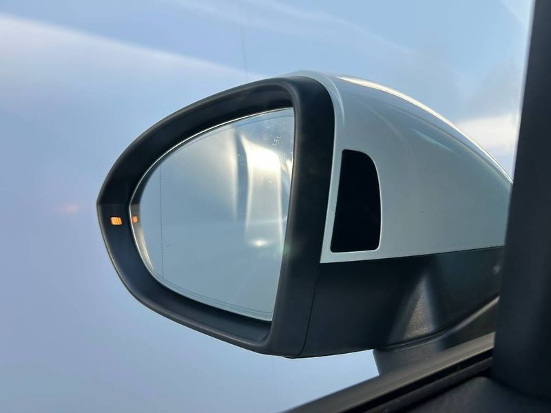 Volkswagen Touran (2023) 2.0 TDI 110kW DSG LED - fotka 34 z 35