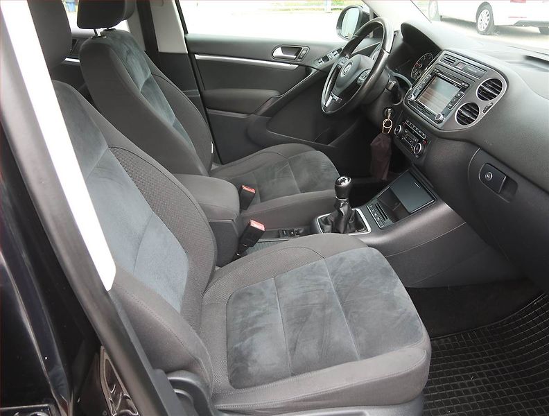 Volkswagen Tiguan (2013) 2.0 TDI, 4X4, Serv.kniha - fotka 9 z 17