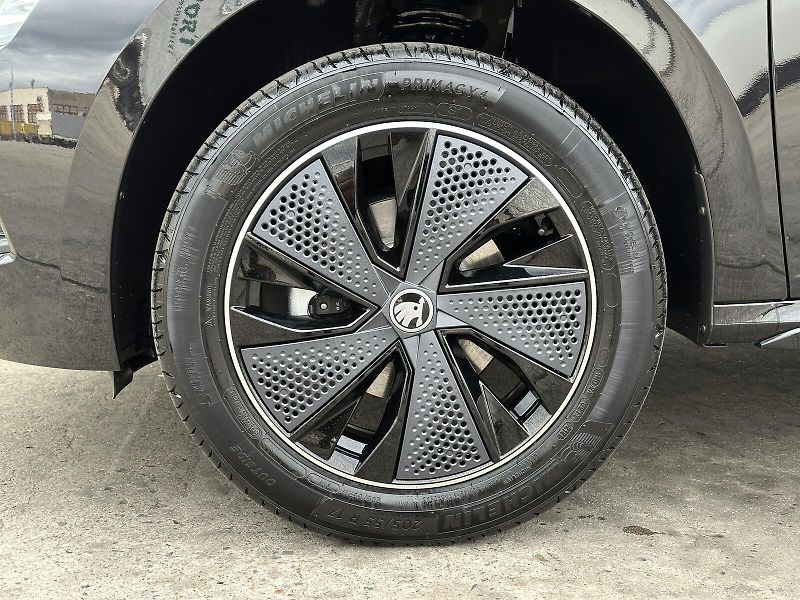 Škoda Kamiq 1.0TSi Monte Carlo 116PS Matri - fotka 10 z 47