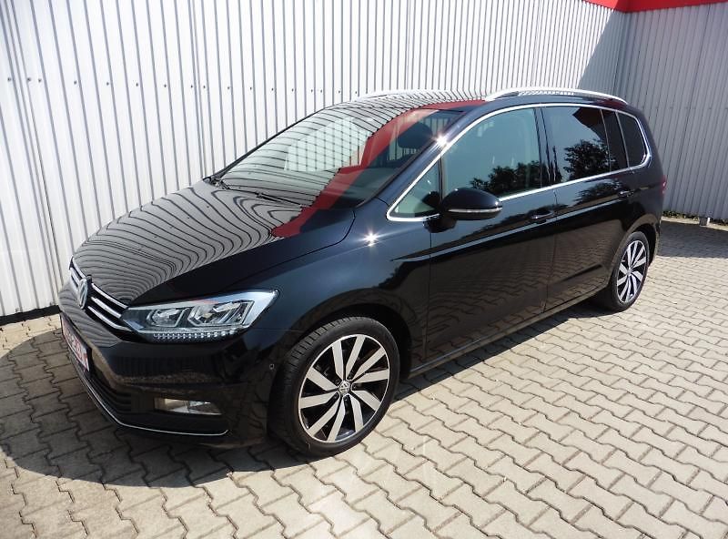 Volkswagen Touran 2.0 TDi Highline Navi Webasto - fotka 1 z 19
